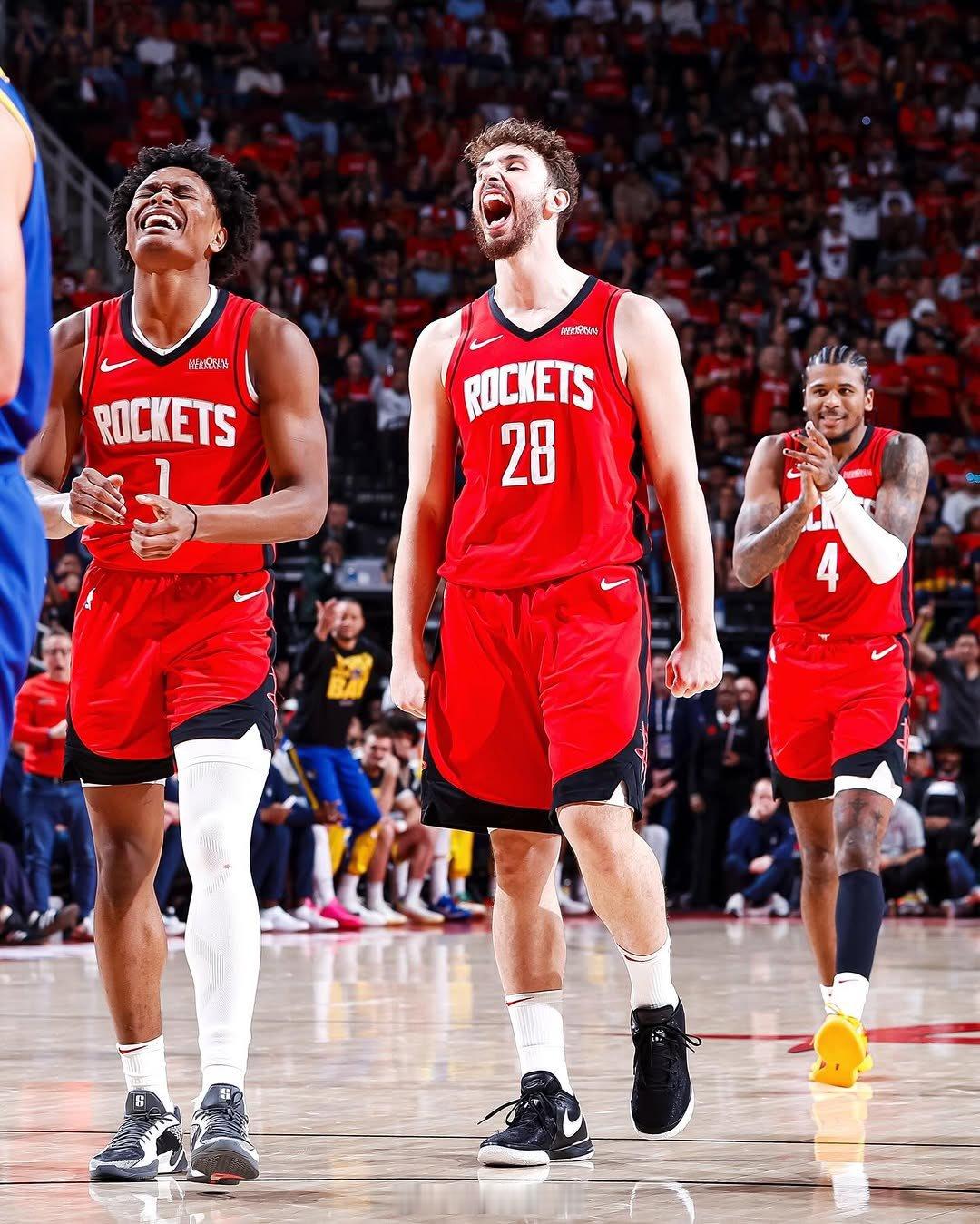 九游游戏中心-关于关键时刻突围战来临，俄克拉荷马雷霆围绕全明星赛遗憾出局，压力陡增，更衣室氛围转暖的信息