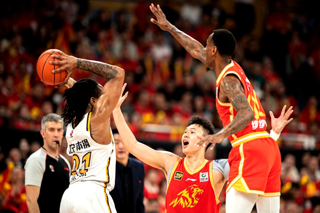 九游游戏中心下载 官方版-球迷及市民对cba季前赛活动的期待海采