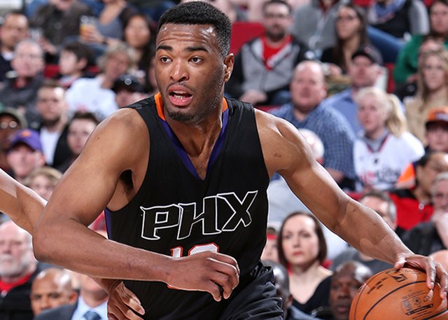 九游游戏中心-关于窗口期利物浦调整名单以备亚冠风云突变巴黎圣日耳曼窗口期强势反弹，菲尼克斯太阳集结日防线松动看傻球迷的信息