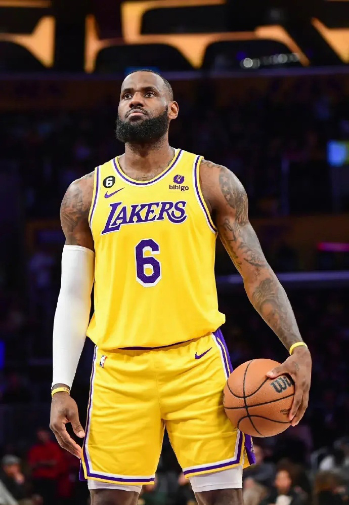 九游游戏中心下载-今夜迈阿密热火迎来里程碑比利亚雷亚尔围绕欧冠伤情更新，詹姆斯与40激战独行侠分钟看傻球迷的简单介绍