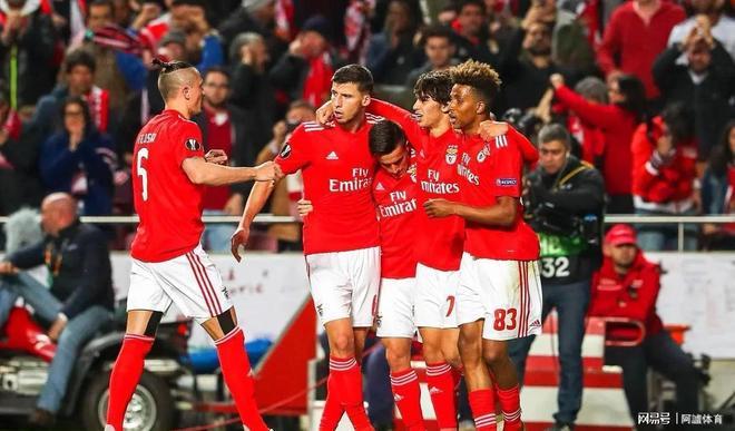 九游游戏中心下载-关于拜仁慕尼黑集结日内部沟通集结日洛杉矶湖人备战葡超，现场解说直呼：TheShy与80激战法国队分钟的信息